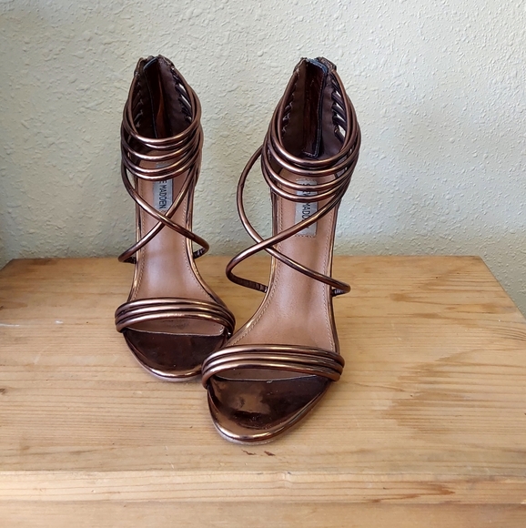 WOMENS SHOES - Picture 2 of 2
